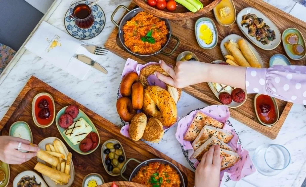 Pide – Turkey’s Boat-Shaped Bread Delight